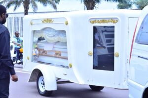 Cercueil contenant la dépouille mortelle du pasteur Tshilenge